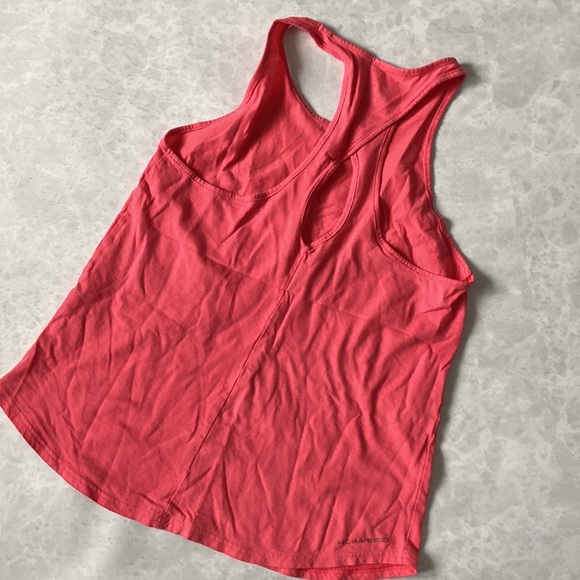 Under Armour Keyhole Tank - Picture 3 of 3